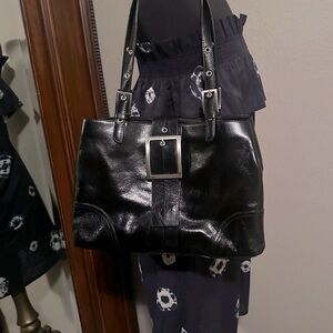 Vintage Kenneth Cole New York black leather shoulder bag with silver hardware